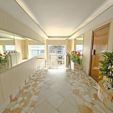 公寓 Exceptional Sea Front French Riviera